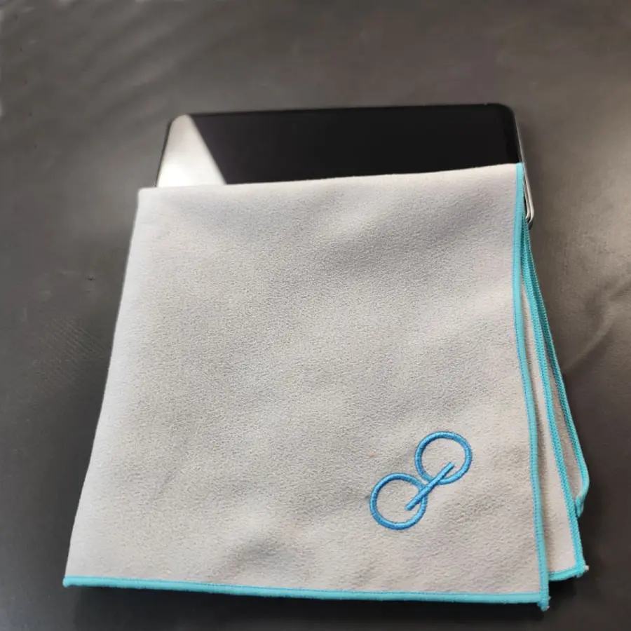 Microfibra personalizada con bordado