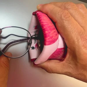 Estuche para lentes de microfibra y esponja con lentes